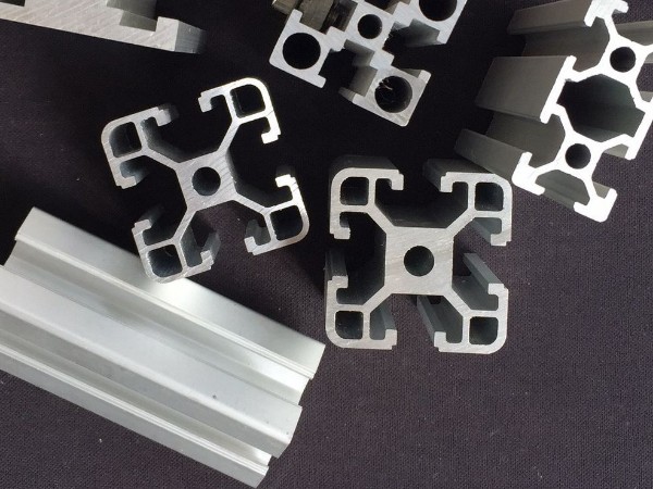 鋁型材廠家在面對自然災害的時候應該做什么？