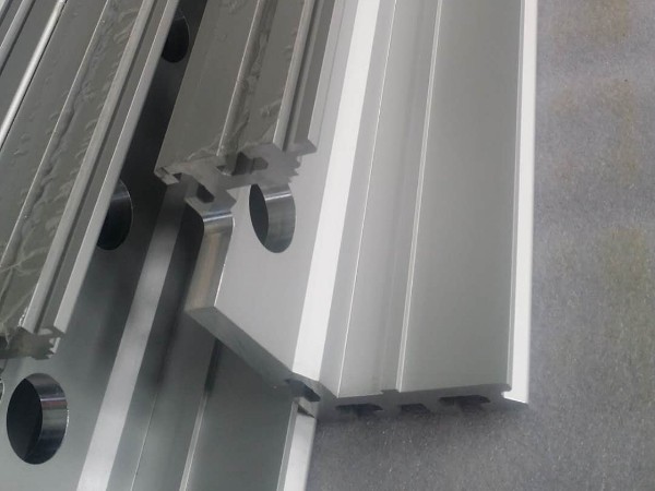 鋁型材在電氣工業上有怎樣的開發與應用？