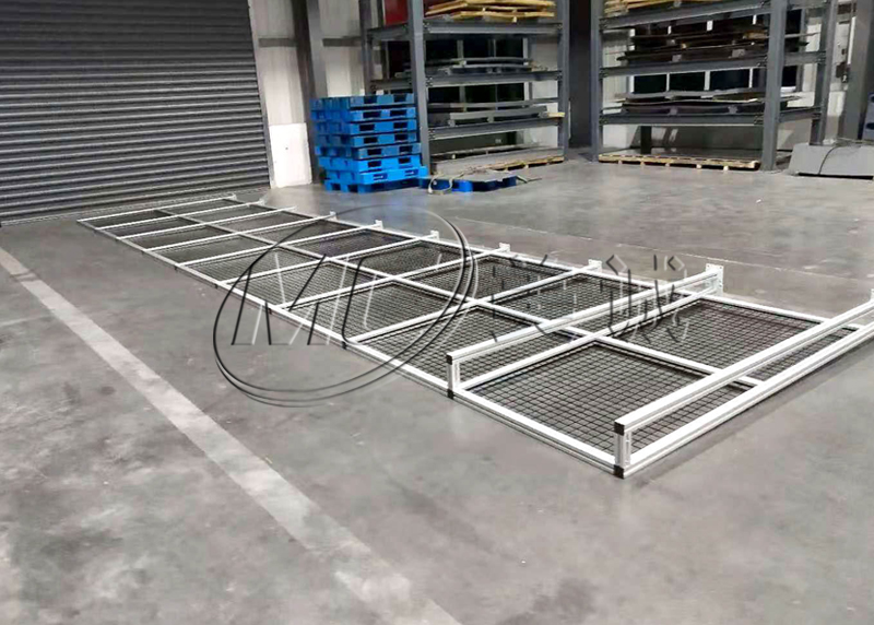 無錫鋁型材加工40<i style='color:red'>40型材</i>時，所用的配件種類