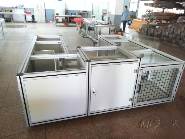 一個合格的鋁型材加工廠家需要哪些先進的設備？