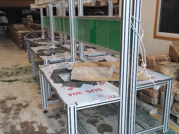 鋁型材搭建的南京防靜電工作臺有什么好處？