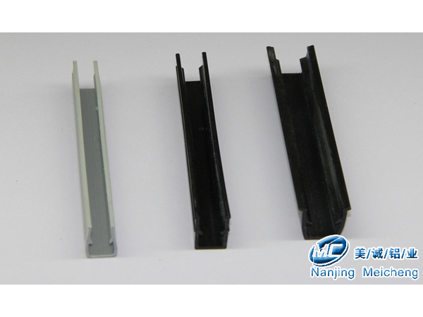 工業鋁型材配件中，槽條的作用