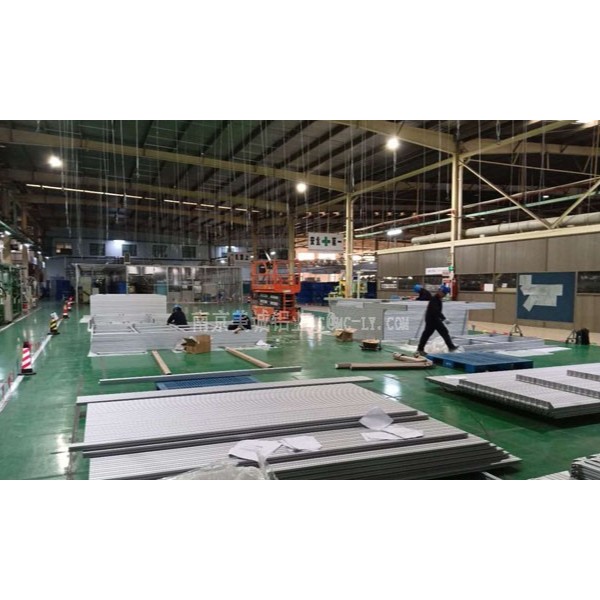 江蘇哪家圍欄框架是使用工業鋁型材的，鋁型材制作的好處有哪些好處呢