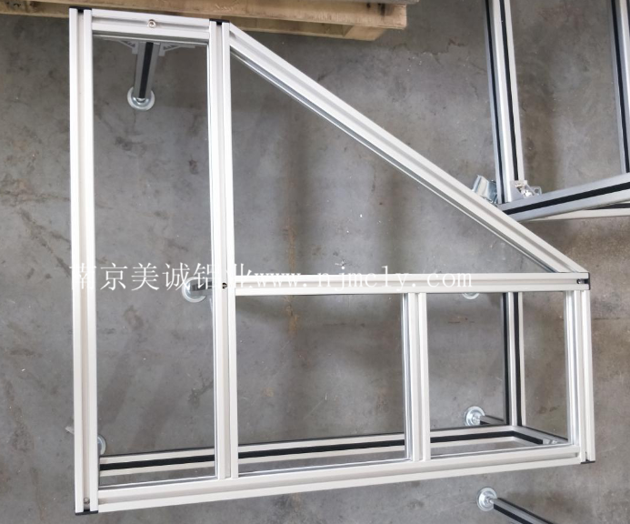 你知道氧化后的工業鋁型材框架優點嗎？03