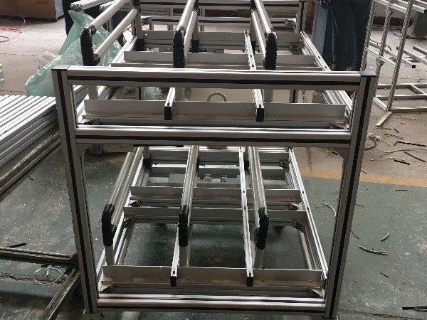 鋁型材框架與配件，可組裝的成品種類