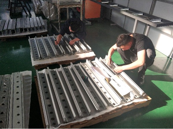 鋁材加工的基本設備有哪些？