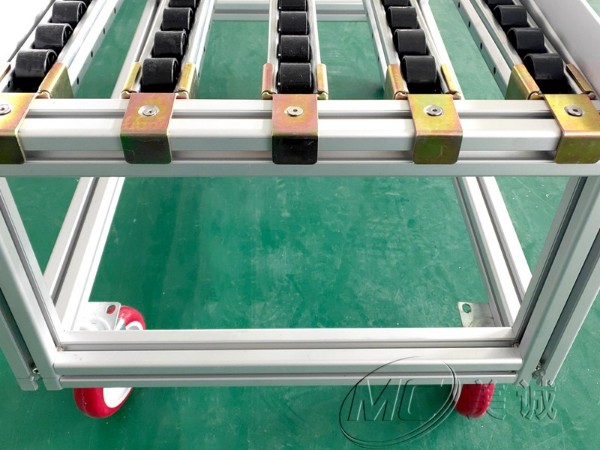 如何定制移動流利條架子？