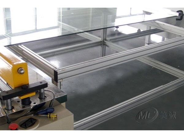 工業鋁型材工作臺如何選型？