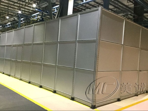 高溫環境用什么材料做機罩？