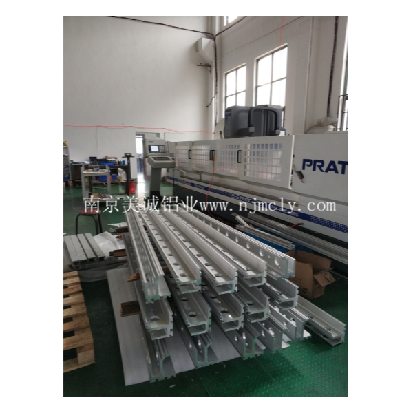 鋁型材怎么組裝成框架的？